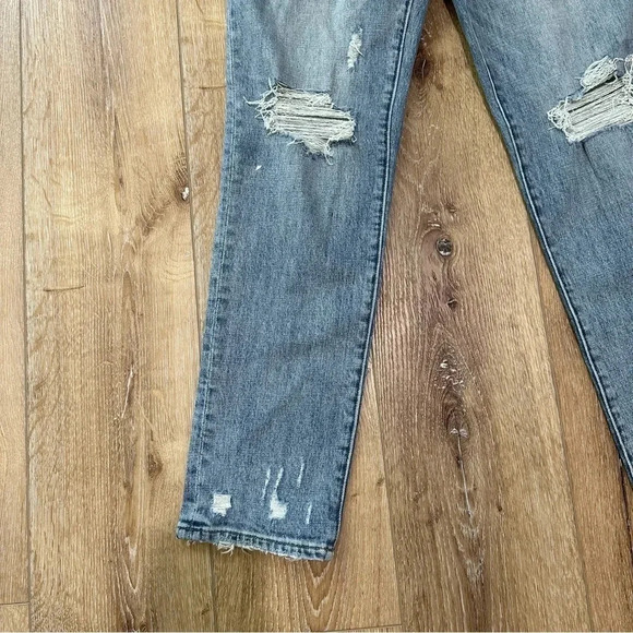 Pistola Women's Light Wash Distressed Straight Leg Denim Jeans Size 27 NWOT - Picture 6 of 8